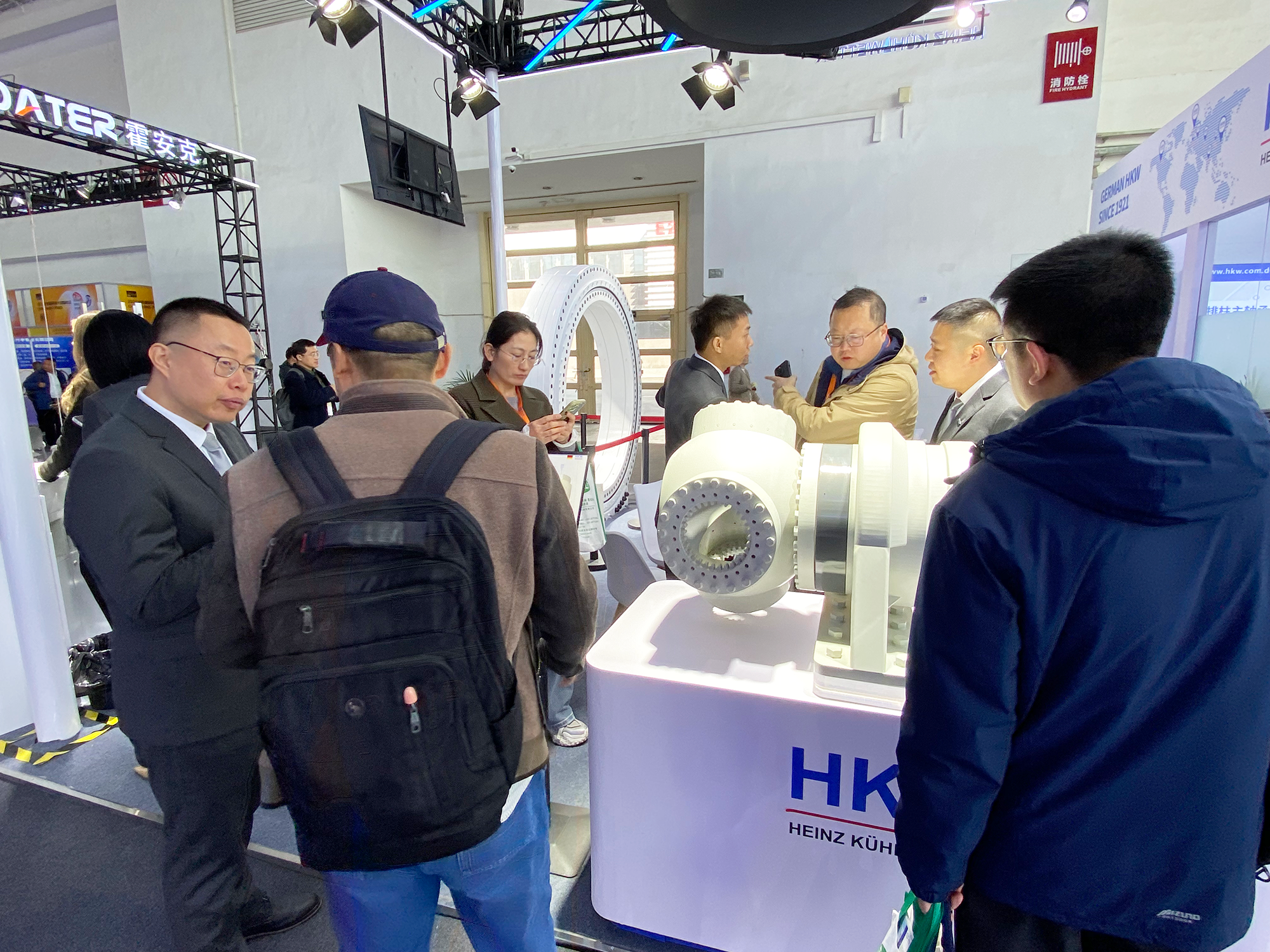 Domestic Premiere! Germany's HKW Three-Row Cylindrical Compact Drive Chain Solution Redefines Wind Turbine Drive Design Logic