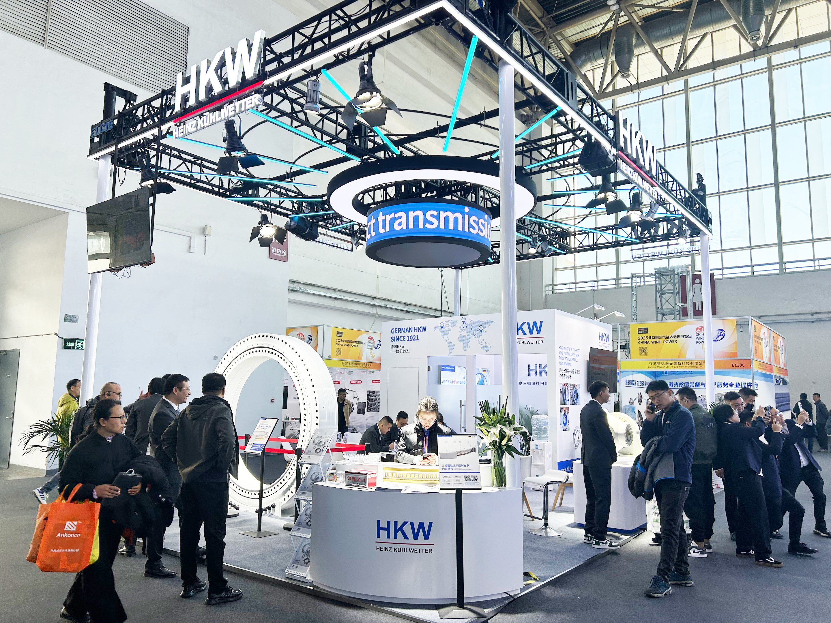 The Grand Finale!  Highlights of CWP2025 Over Three Days:  HKW Uses Three-Row Cylindrical Main Bearings to Link the Future of Wind Energy